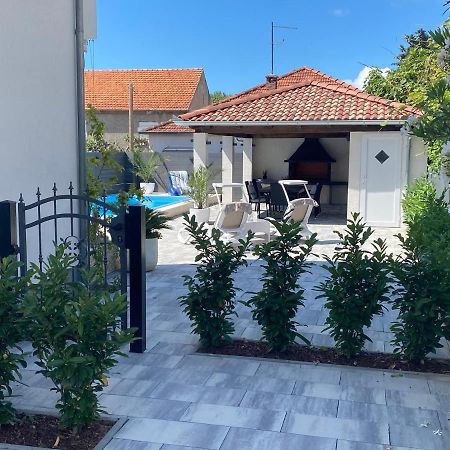 Breitling Apartments With Pool Biograd Na Moru Eksteriør bilde