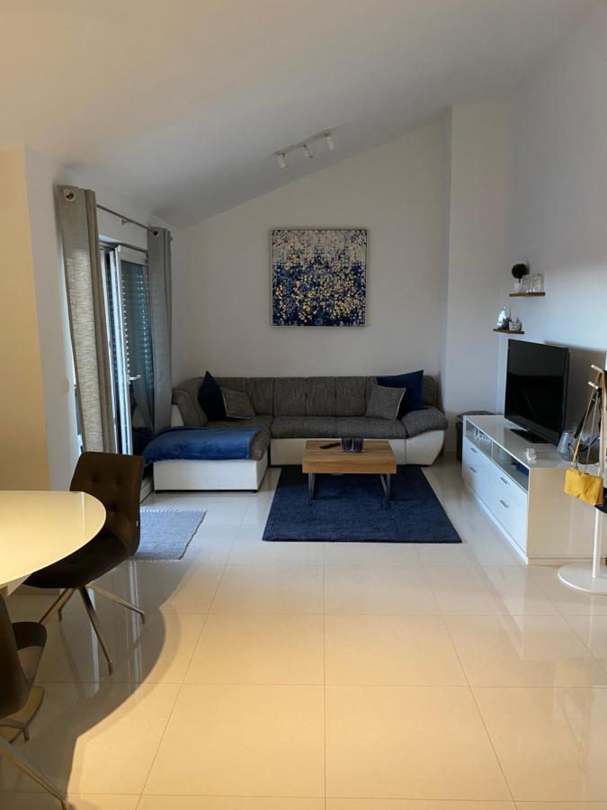 Breitling Apartments With Pool Biograd Na Moru Eksteriør bilde