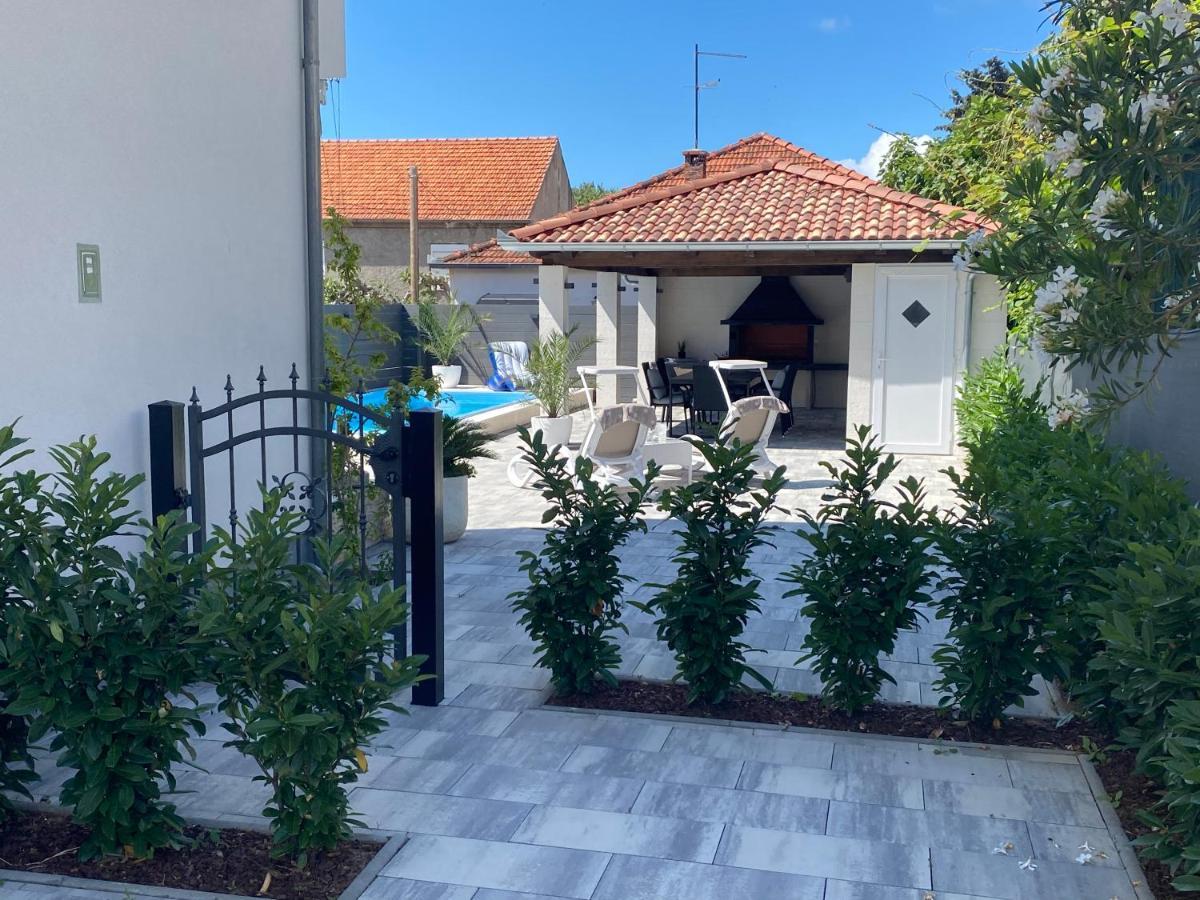 Breitling Apartments With Pool Biograd Na Moru Eksteriør bilde
