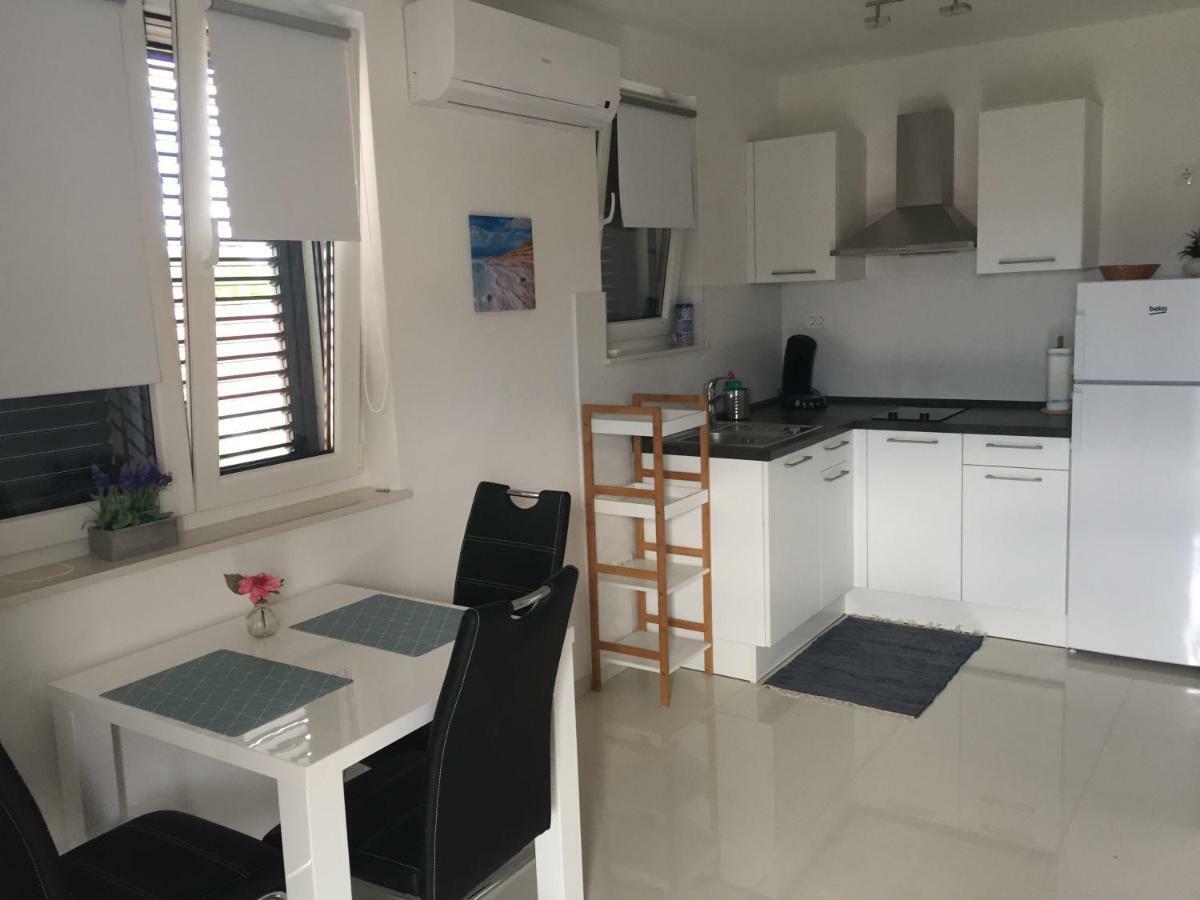Breitling Apartments With Pool Biograd Na Moru Eksteriør bilde