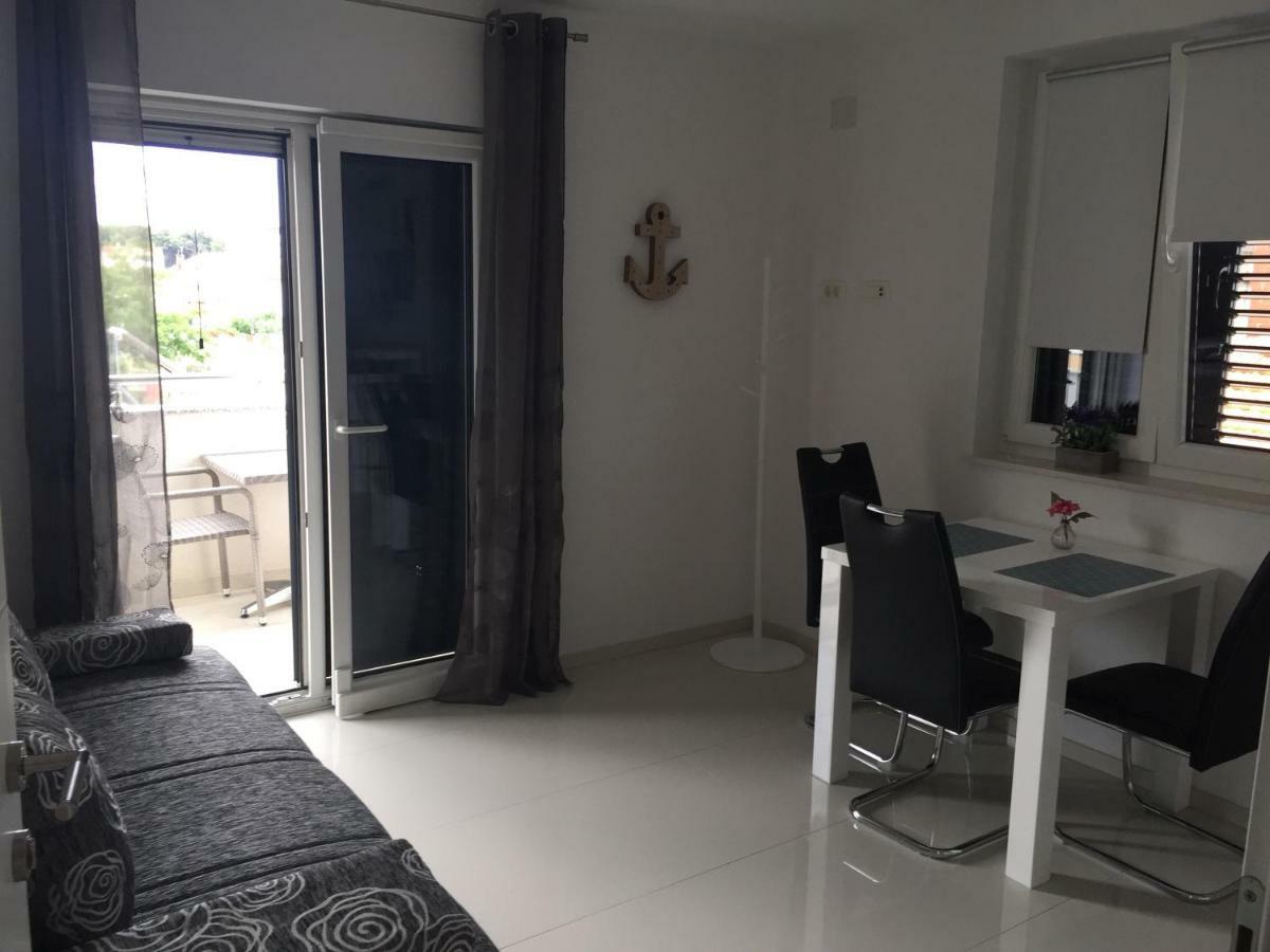 Breitling Apartments With Pool Biograd Na Moru Eksteriør bilde