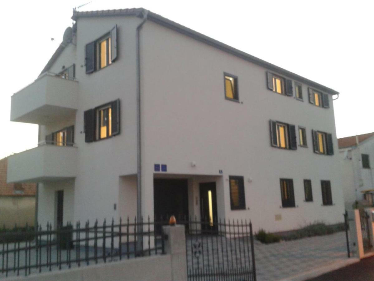 Breitling Apartments With Pool Biograd Na Moru Eksteriør bilde